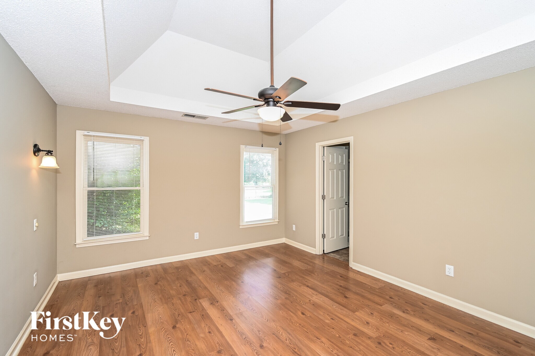 Building Photo - 5802 Millers Pond Ln