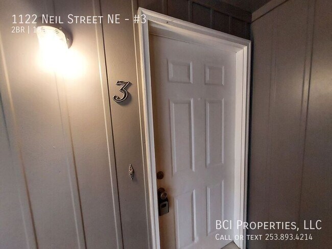 Building Photo - 1122 Neil St NE