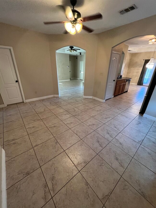 Building Photo - 373 Lenora Ave