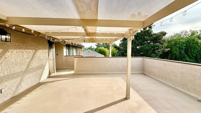 Building Photo - Beautifully Remodeled Upstairs Condo Unit with Private Balcony Patio in Downtown Fallbrook!
