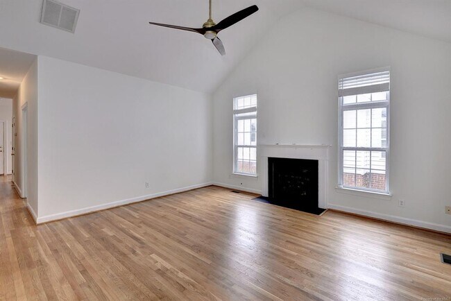 Building Photo - 8321 Barons Ct