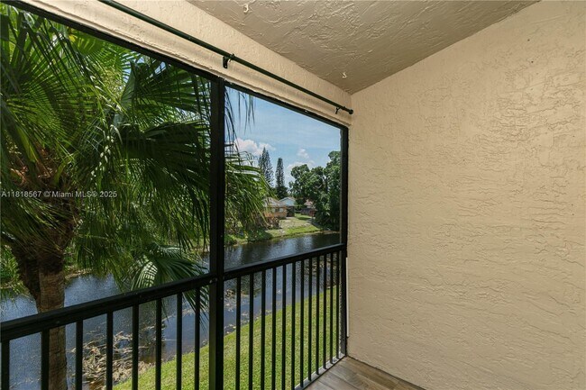 Building Photo - 717 Gardens Dr