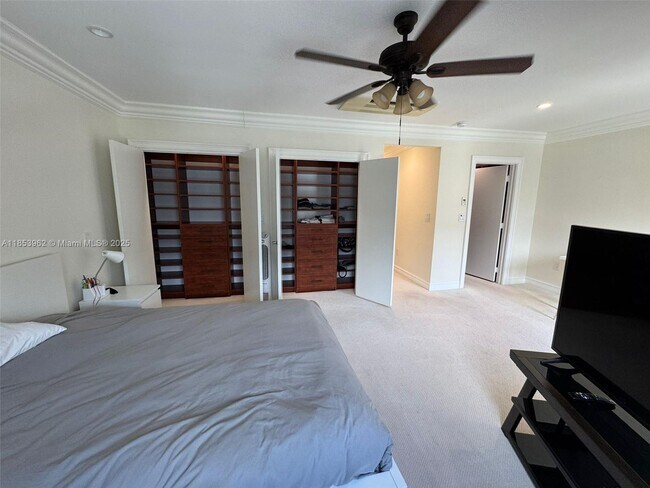Building Photo - 10085 Bay Harbor Terrace