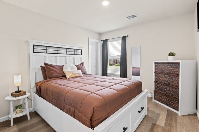 Building Photo - 10413 SW 41st Pl