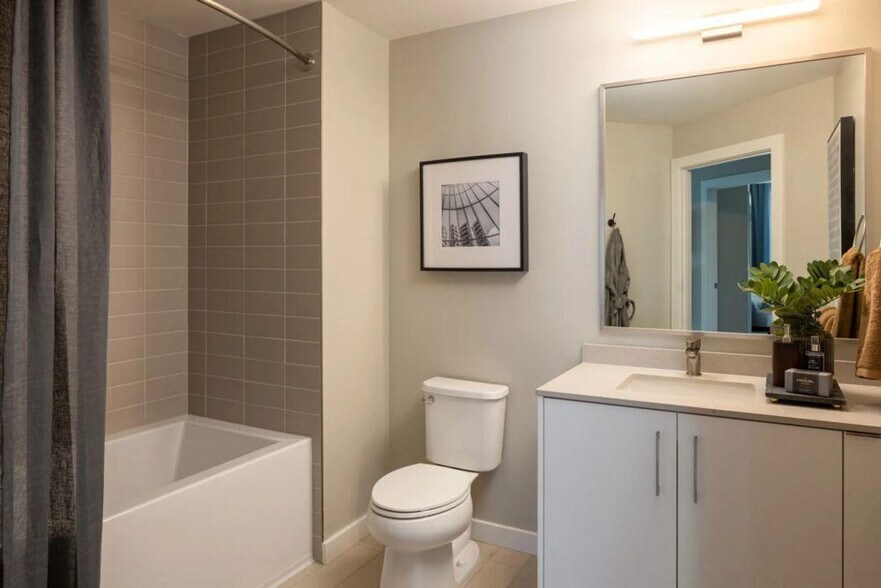 Building Photo - 240 S Taaffe St