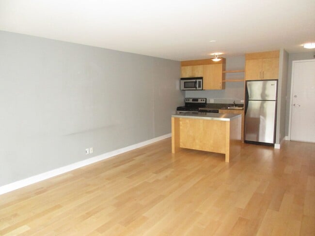 Building Photo - Harrison East Condos - 1 bed/1 bath w/balcony/storage/free laundry/pool (DOWNTOWN/PSU/OHSU)