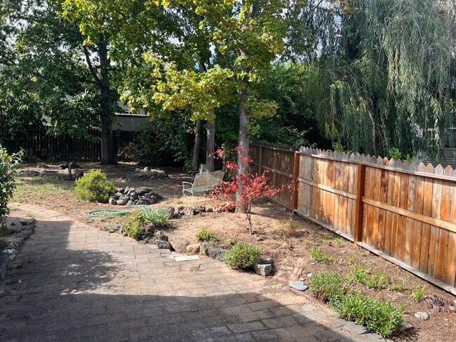 Building Photo - 509 Scenic Dr