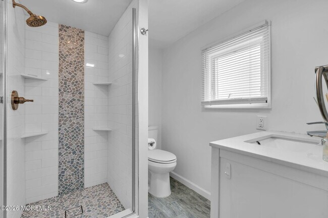 Building Photo - 208 Mallard Ln