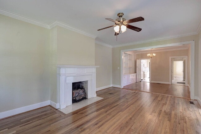 Building Photo - 1523 Dixon Dr