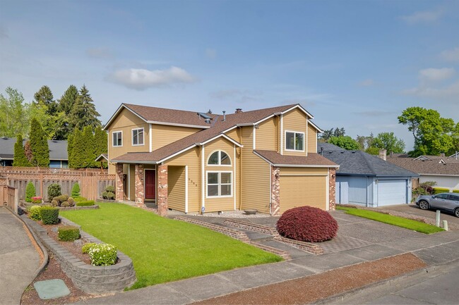 Primary Photo - Spacious 5-Bedroom Home with Beautiful Bac...