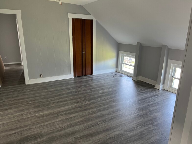 Building Photo - 94 Old Colony Ave