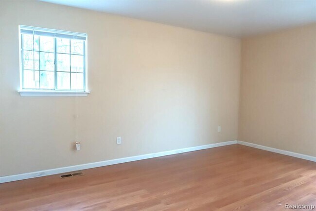 Building Photo - 19639 W 12 Mile Rd