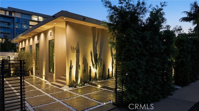 Building Photo - 8840 Ashcroft Ave