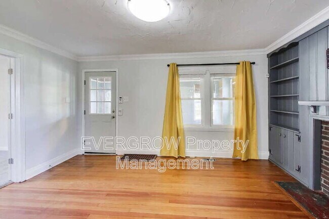 Building Photo - 321 Albany St