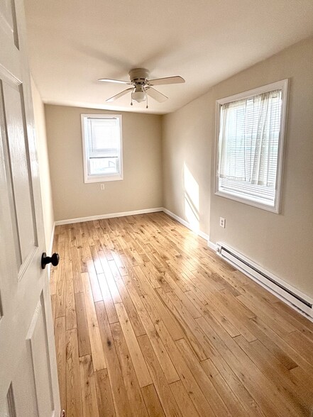 rear bedroom - 2230 Ritter St
