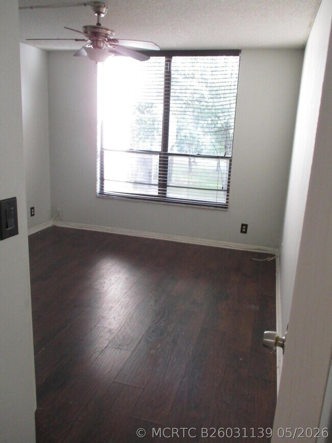 Building Photo - 6751 N University Dr