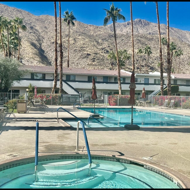 Building Photo - 1900 S Palm Canyon Dr