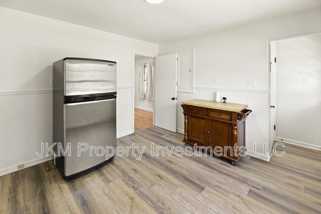 Building Photo - 135 St Maurice Ln