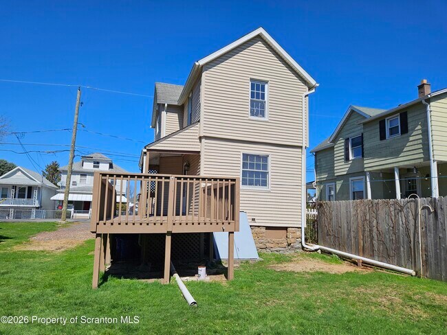 Building Photo - 806 Washington St