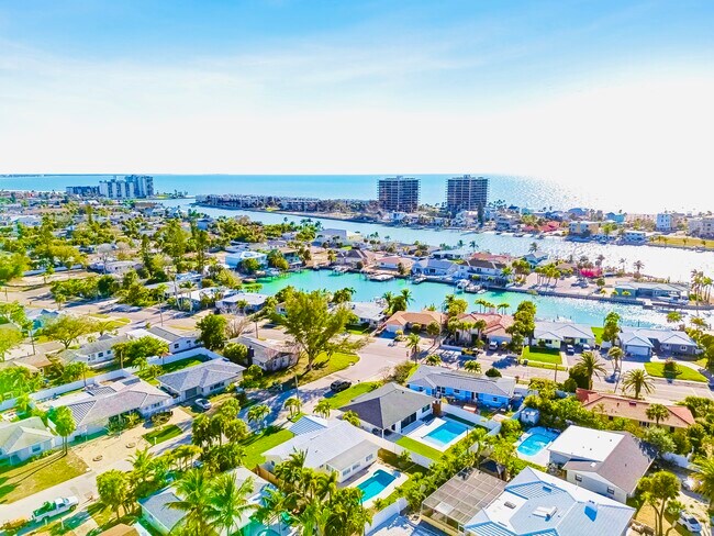 Building Photo - 455 81st Ave