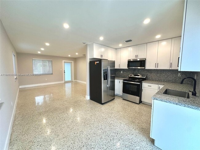 Building Photo - 10302 NW 35th Ct