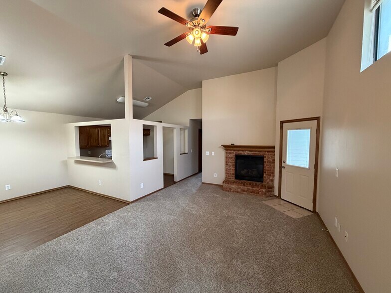 Building Photo - 2805 SE 89th Ter