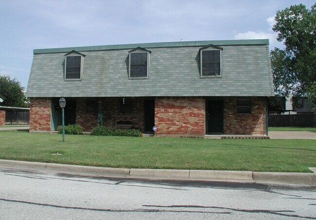Building Photo - 4000 Scruggs Dr