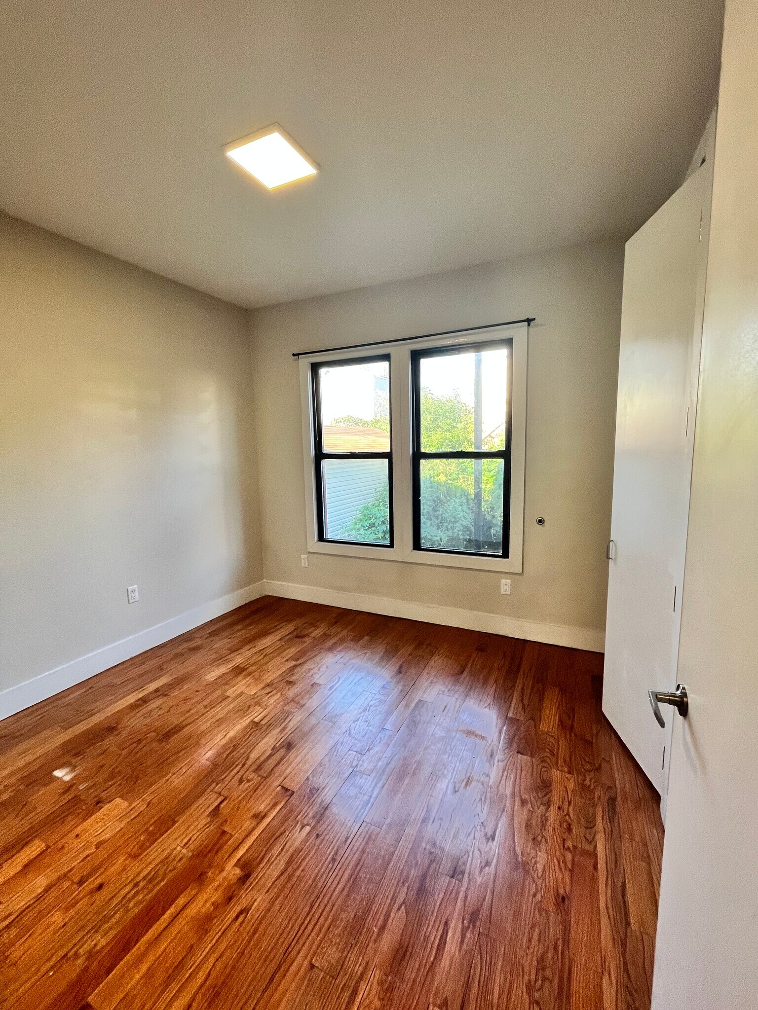 152 Boyd Ave 1A - 154 Boyd Ave