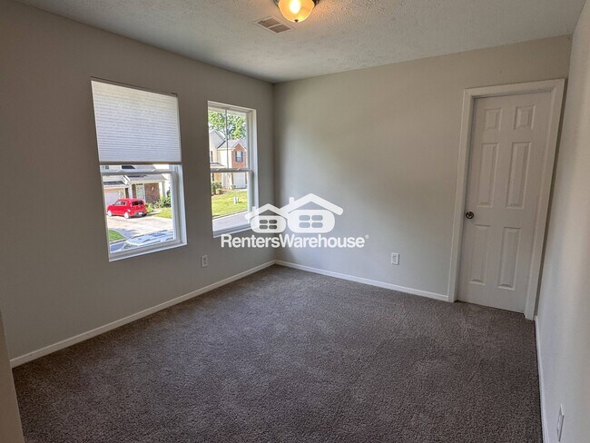 Building Photo - 4850 N Bridges Dr