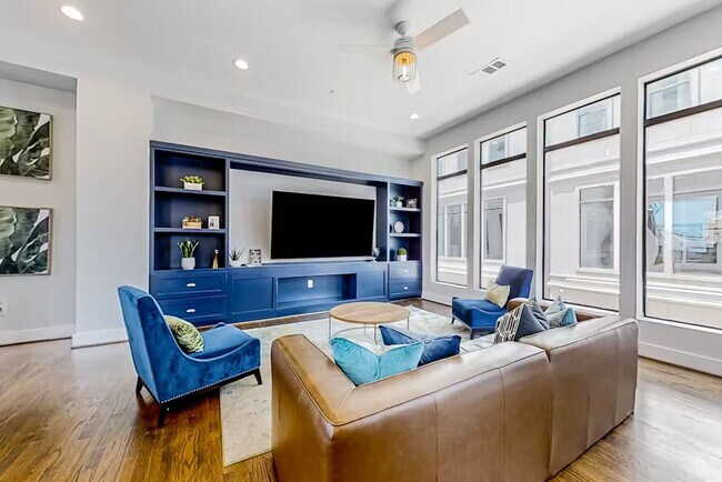 Building Photo - 1928 Oakdale St