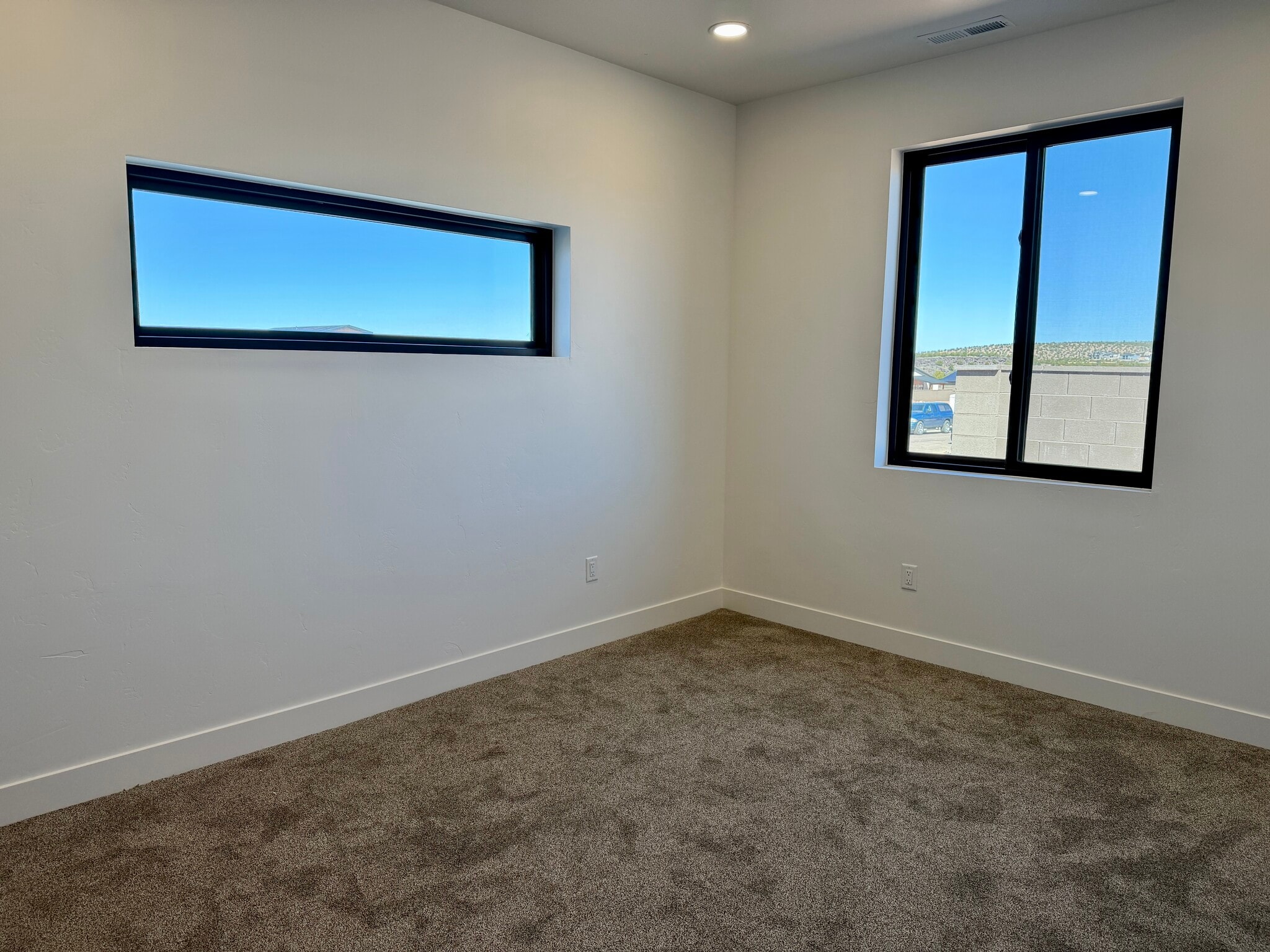 Building Photo - 2717 S Howard Ln