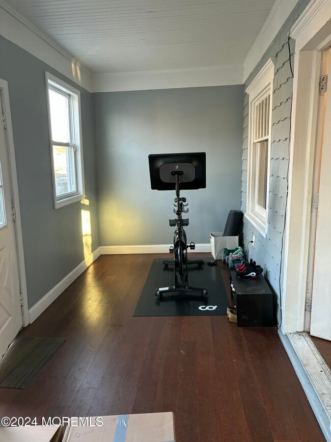 Building Photo - 1212 10th Ave