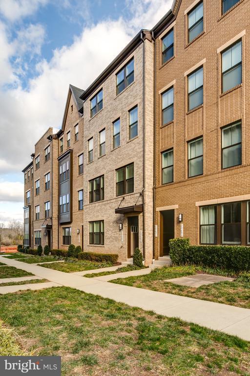 Building Photo - 20687 Heron Landing Dr