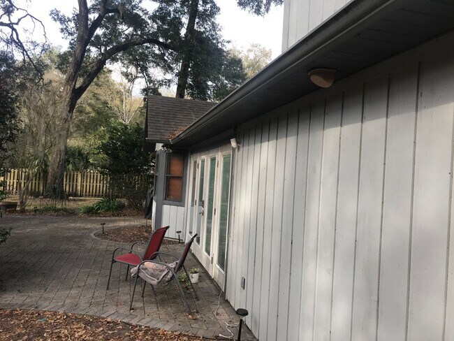 Building Photo - Beautifully Renovated Home in The Reserve!
