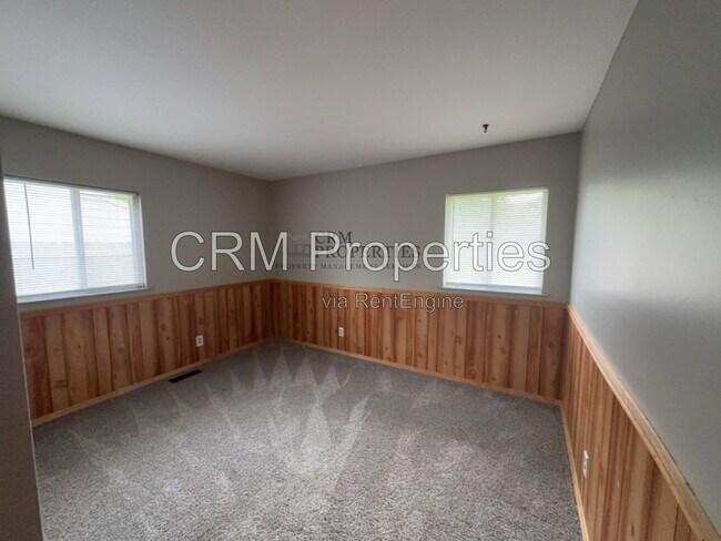 Building Photo - 212 Southlea Dr
