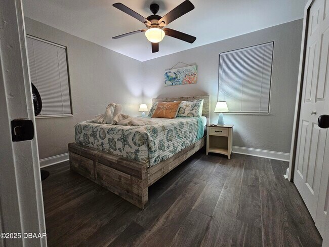 Building Photo - 62 Rivershore Dr