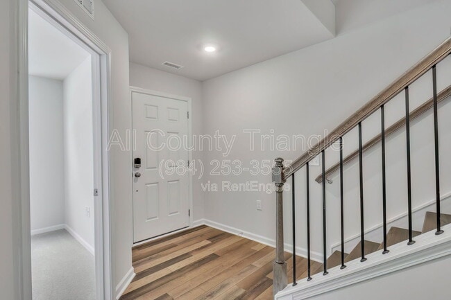 Building Photo - 1715 Chirping Trl