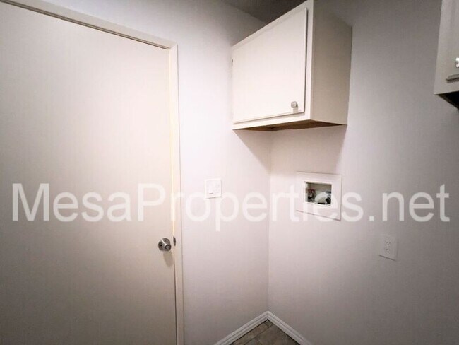 Building Photo - 14747 Amber Ct