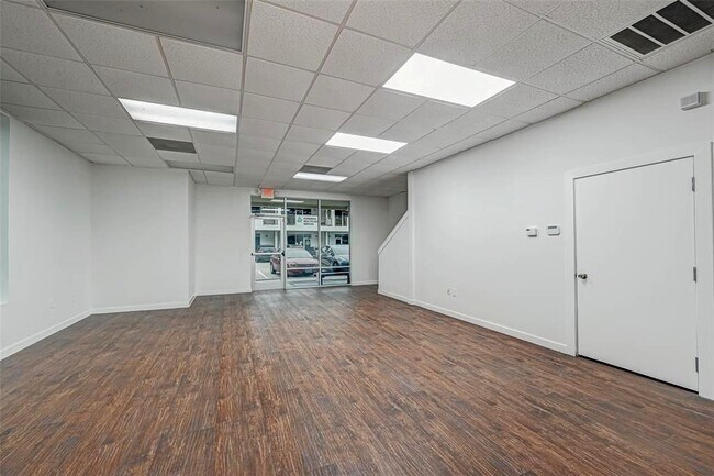 Building Photo - 9788 Clarewood Dr