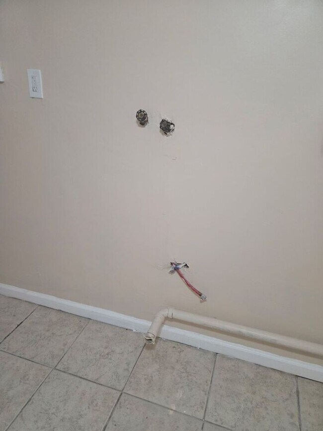 Building Photo - Spacious Newark Home – 7 Bedrooms, 2 Kitchens