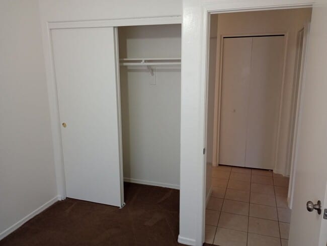 Building Photo - S Moon Valley Rd