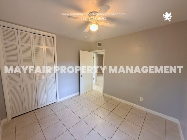 Building Photo - 1204 Chateau Park Dr