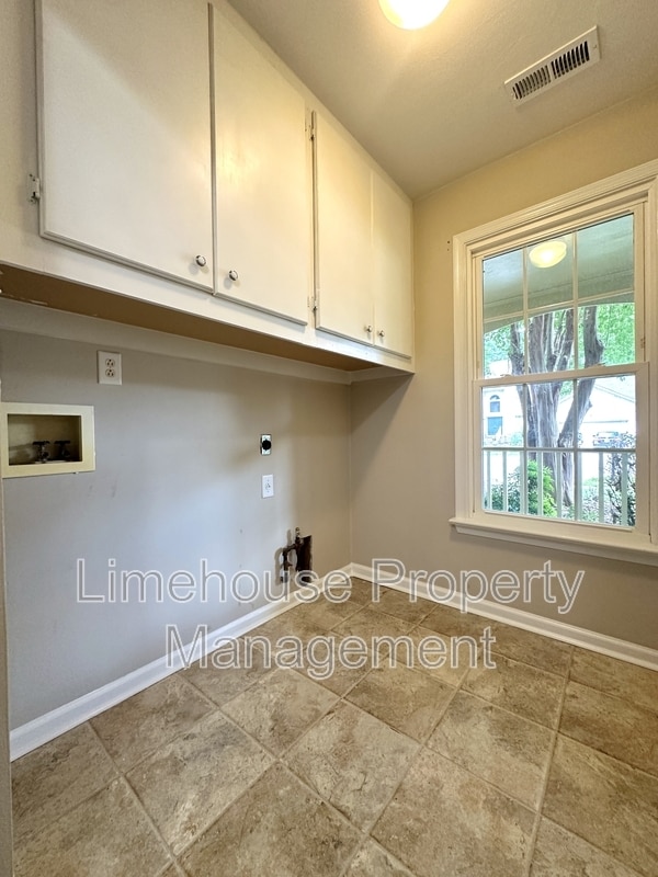 Building Photo - 2849 Crossings Dr