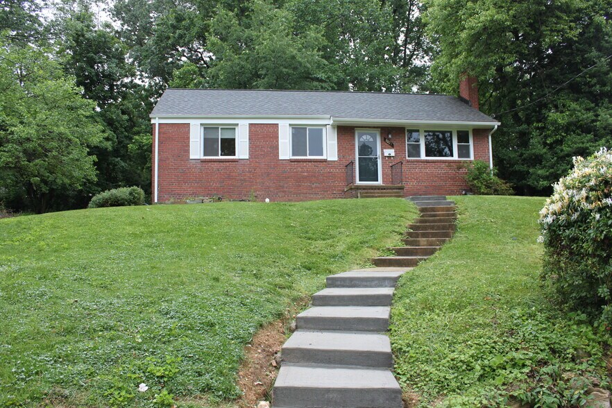 Building Photo - 7003 Murray Ct