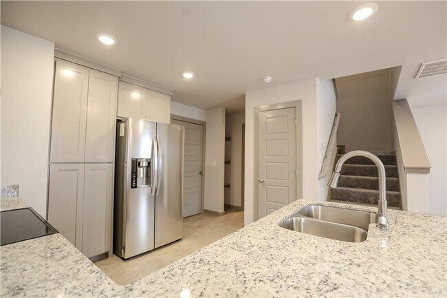 Building Photo - 3410 SW Vel Mews