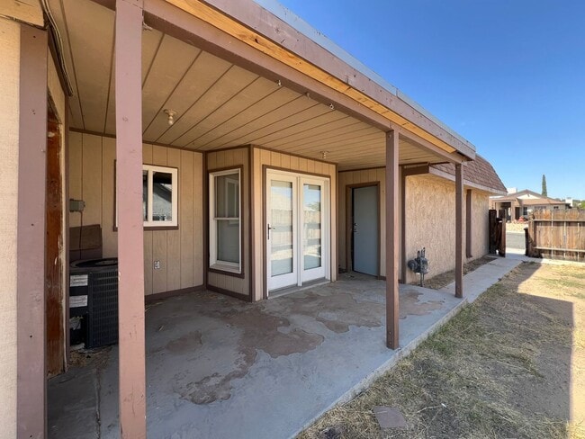 Building Photo - Beautiful 4 Bedroom 2 Bathroom Home