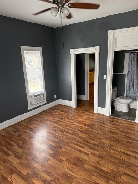 Building Photo - 2915 Cottage Grove Ave