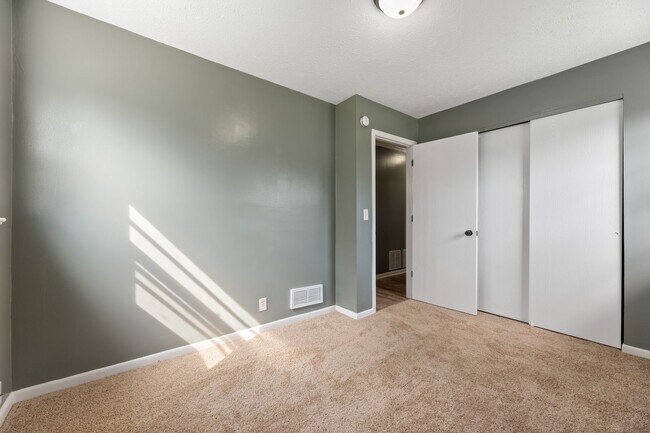 Building Photo - 4655 Curtis Ave