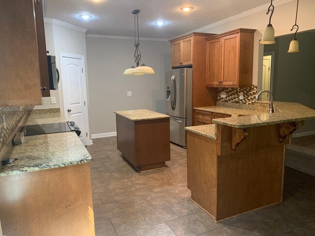 Building Photo - 5140 Wells Dr