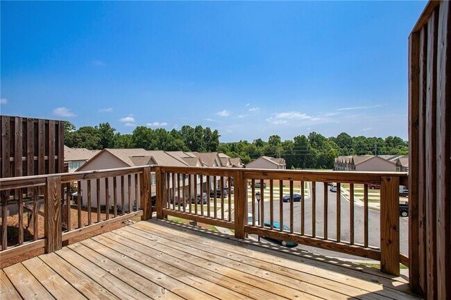 Building Photo - 290 Turtle Creek Dr